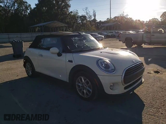 2017 MINI Convertible Cooper с VIN WMWWG5C32H3C20548, выставлен на аукционе Copart как лот 81914854 с пробегом 104 125 миль миль и Списание • Salvage title. История ставок и продаж доступна на DreamBid. Изображение 10.