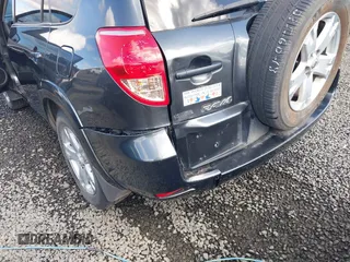 2007 Toyota RAV4 Sport with VIN JTMBD32V776037187, listed as a IAAI auction lot 41910939 with 172,370 mi miles. Bid and sale history available at carsss.com. Image 17.