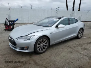 2015 Tesla Model S 85D with VIN 5YJSA1H28FFP78686, listed as a Copart auction lot 53310595 with 69,682 mi miles and Salvage Title. Bid and sale history available at carsss.com. Image 1.