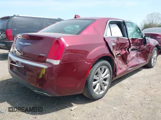 2019 Chrysler 300 Limited with VIN 2C3CCAKG3KH586622, listed as a IAAI auction lot 42050999 with 63,861 mi miles. Bid and sale history available at carsss.com. Image 4.