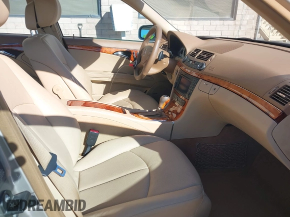 2009 Mercedes-Benz E 350 Luxury with VIN WDBUF56X19B407911, listed as a IAAI auction lot 41328511 with 25,015 mi miles and . Bid and sale history available at carsss.com. Image 5.