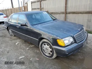 1993 Mercedes-Benz 500 z VIN WDBGA51E3PA109767, wystawiony jako Copart lot #44822475 z przebiegiem 143 190 mil mil oraz Tytuł czysty. Historia ofert i sprzedaży dostępna na DreamBid. Obrazek 4.