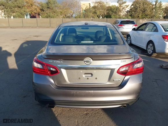 2018 Nissan Altima 2.5 SV with VIN 1N4AL3AP0JC136126, listed as a IAAI auction lot 41431759 with 170,825 mi miles. Bid and sale history available at carsss.com. Image 16.