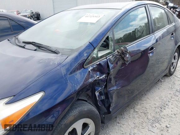 2013 Toyota Prius One with VIN JTDKN3DU8D1717206, listed as a IAAI auction lot 41723313 with 124,111 mi miles. Bid and sale history available at carsss.com. Image 6.