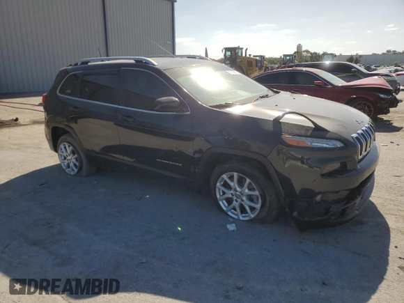 2016 Jeep Cherokee Latitude with VIN 1C4PJLCS5GW190282, listed as a Copart auction lot 55102675 with 131,048 mi miles and Salvage title. Bid and sale history available at DreamBid. Image 4.