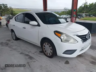 2017 Nissan Versa SV z VIN 3N1CN7AP8HL825594, wystawiony jako IAAI lot #42436136 z przebiegiem 172 508 mil mil oraz . Historia ofert i sprzedaży dostępna na DreamBid. Obrazek 1.