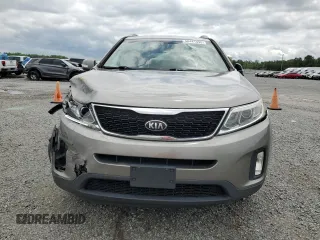 2015 Kia Sorento LX with VIN 5XYKTCA68FG651349, listed as a Copart auction lot 58441095 with 218,027 mi miles and Salvage title. Bid and sale history available at DreamBid. Image 5.