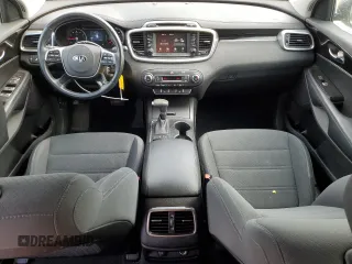 2019 Kia Sorento LX with VIN 5XYPGDA33KG525268, listed as a Copart auction lot 49307155 with 110,945 mi miles and Salvage Title. Bid and sale history available at carsss.com. Image 8.