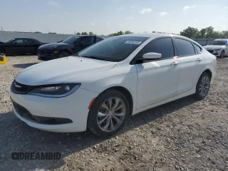 2015 Chrysler 200 S z VIN 1C3CCCBB8FN752033, wystawiony jako Copart lot #56884255 z przebiegiem 120 897 mil mil oraz Szkoda całkowita • Salvage title. Historia ofert i sprzedaży dostępna na DreamBid. Obrazek 1.