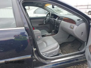 2007 Buick LaCrosse CXS with VIN 2G4WE587X71145017, listed as a IAAI auction lot 41883190 with 207,547 mi miles. Bid and sale history available at carsss.com. Image 5.
