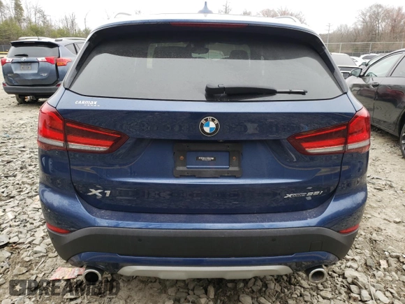 2021 BMW X1 xDrive28i z VIN WBXJG9C06M5T81056, wystawiony jako Copart lot #48388235 z przebiegiem 64 863 mil mil oraz Szkoda całkowita • Salvage title. Historia ofert i sprzedaży dostępna na DreamBid. Obrazek 6.