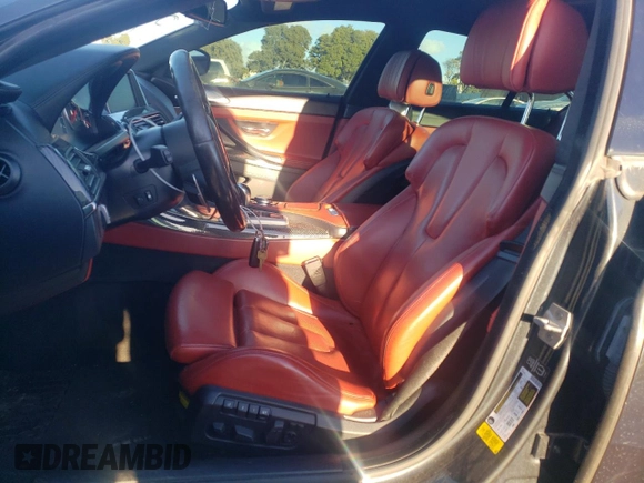 2015 BMW M6 z VIN WBS6C9C5XFD467854, wystawiony jako Copart lot #86177724 z przebiegiem 55 789 mil mil oraz Szkoda całkowita • Salvage title. Historia ofert i sprzedaży dostępna na DreamBid. Obrazek 5.