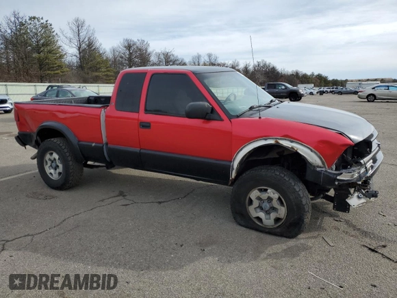 2002 Chevrolet S-10 LS with VIN 1GCCT19W528148246, listed as a Copart auction lot 45929905 with 151,017 mi miles and Salvage Title. Bid and sale history available at carsss.com. Image 4.