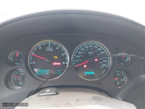 2014 Chevrolet Suburban LT with VIN 1GNSKJE77ER141415, listed as a IAAI auction lot 41617749 with 226,571 mi miles. Bid and sale history available at carsss.com. Image 7.