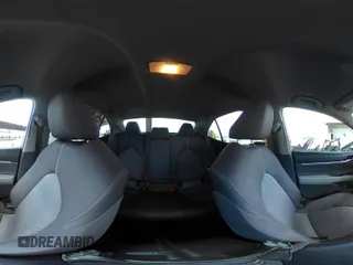 2024 Toyota Camry LE z VIN 4T1C11AK4RU864390, wystawiony jako IAAI lot #42212311 z przebiegiem 17 107 mil mil oraz . Historia ofert i sprzedaży dostępna na DreamBid. Obrazek 18.