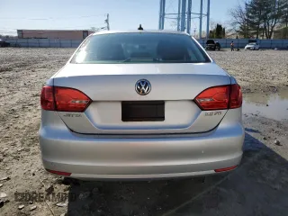 2013 Volkswagen Jetta SE z VIN 3VWDP7AJ5DM442236, wystawiony jako Copart lot #53677705 z przebiegiem 119 645 mil mil oraz Szkoda całkowita • Salvage title. Historia ofert i sprzedaży dostępna na DreamBid. Obrazek 6.