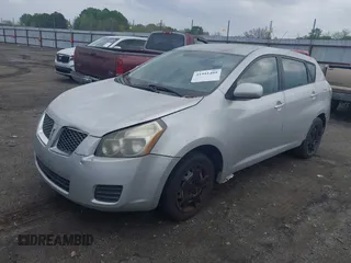 2009 Pontiac Vibe 1SB z VIN 5Y2SP67039Z432930, wystawiony jako IAAI lot #41951405 z przebiegiem 211 339 mil mil oraz . Historia ofert i sprzedaży dostępna na DreamBid. Obrazek 2.