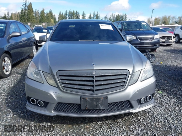 2010 Mercedes-Benz E-Class E 350 Luxury with VIN WDDHF8HB3AA128286, listed as a IAAI auction lot 41970037 with 183,961 mi miles. Bid and sale history available at carsss.com. Image 12.