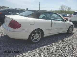 2008 Mercedes-Benz CLK 550 with VIN WDBTK72F18T092049, listed as a Copart auction lot 51291385 with 150,453 mi miles and Salvage Title. Bid and sale history available at DreamBid. Image 3.