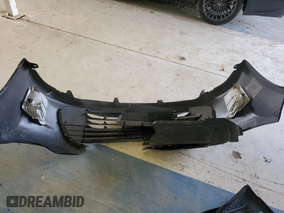 2016 Toyota Avalon Limited with VIN 4T1BK1EB9GU216124, listed as a Copart auction lot 54565495 with 192,136 mi miles and Salvage Title. Bid and sale history available at DreamBid. Image 12.