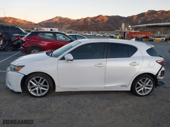 2014 Lexus CT 200h Hybrid with VIN JTHKD5BH9E2205419, listed as a IAAI auction lot 41312878 with 115165 miles. Bid and sale history available at carsss.com. Image 15.