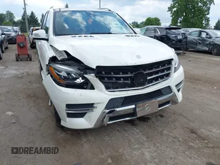 2015 Mercedes-Benz M 400 with VIN 4JGDA5GB8FA481715, listed as a IAAI auction lot 39877227 with 113,417 mi miles and . Bid and sale history available at DreamBid. Image 6.