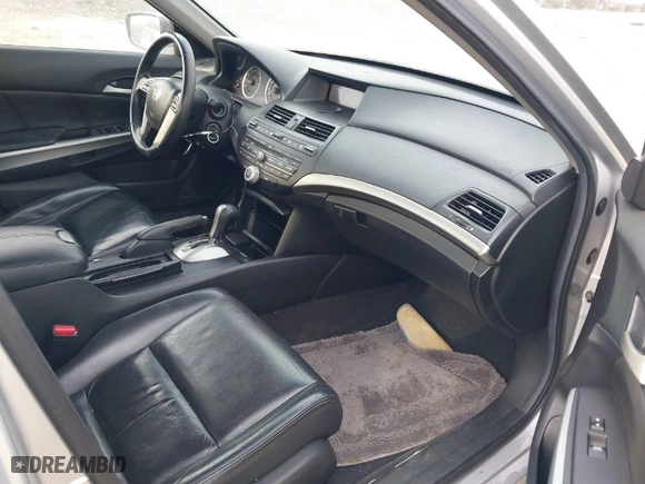 2008 Honda Accord Sdn EX-L with VIN 1HGCP26828A025779, listed as a IAAI auction lot 41800214 with 186,609 mi miles. Bid and sale history available at carsss.com. Image 5.