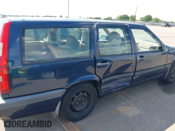 1996 Volvo 850 с VIN YV1LW5549T2227310, выставлен на аукционе IAAI как лот 42382839 с пробегом 187 485 миль миль и . История ставок и продаж доступна на DreamBid. Изображение 6.