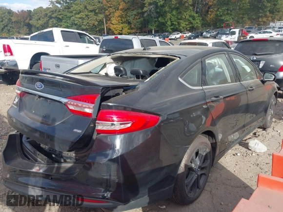 2018 Ford Fusion SE with VIN 3FA6P0H72JR106738, listed as a IAAI auction lot 40715655 with 144,801 mi miles. Bid and sale history available at carsss.com. Image 4.
