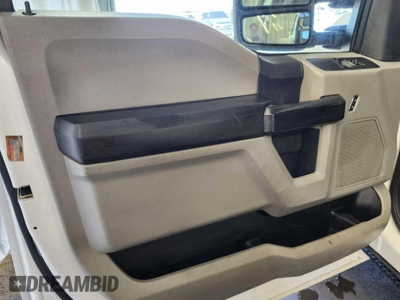 2017 Ford F-250 XL with VIN 1FTBF2A68HEE82088, listed as a IAAI auction lot 42731371 with 144,889 mi miles and . Bid and sale history available at DreamBid. Image 12.