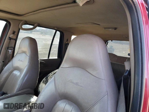 1998 Ford Expedition XLT z VIN 1FMFU18L1WLA02748, wystawiony jako Copart lot #52346135 z przebiegiem Nie podano mil oraz Nie do naprawy • Non repairable. Historia ofert i sprzedaży dostępna na DreamBid. Obrazek 10.