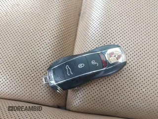 2014 Porsche Cayenne S с VIN WP1AB2A25ELA59365, выставлен на аукционе IAAI как лот 42233940 с пробегом 76 454 миль миль и . История ставок и продаж доступна на DreamBid. Изображение 11.