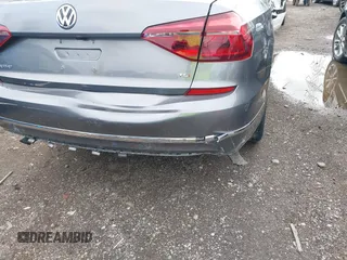 2019 Volkswagen Passat Wolfsburg Edition z VIN 1VWLA7A30KC010294, wystawiony jako IAAI lot #42159974 z przebiegiem 86 303 mil mil oraz . Historia ofert i sprzedaży dostępna na DreamBid. Obrazek 17.