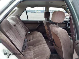 1988 Honda Accord z VIN 1HGCA5636JA003992, wystawiony jako IAAI lot #42474683 z przebiegiem 184 868 mil mil oraz . Historia ofert i sprzedaży dostępna na DreamBid. Obrazek 8.