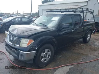 2007 Nissan Frontier SE z VIN 1N6AD09U97C454851, wystawiony jako IAAI lot #41566108 z przebiegiem 224 251 mil mil oraz . Historia ofert i sprzedaży dostępna na DreamBid. Obrazek 2.