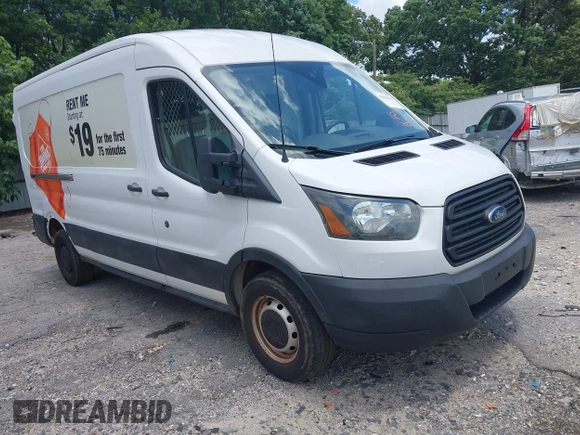2019 Ford Transit z VIN 1FTBW2CM5KKB43860, wystawiony jako IAAI lot #42422646 z przebiegiem 129 215 mil mil oraz . Historia ofert i sprzedaży dostępna na DreamBid. Obrazek 1.