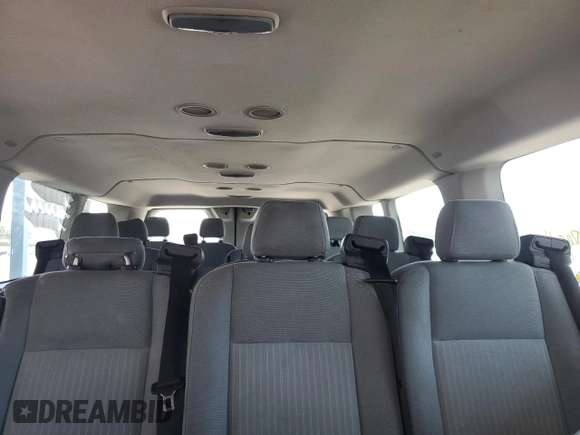 2015 Ford Transit XL z VIN 1FBZX2ZM6FKA21165, wystawiony jako Copart lot #61304635 z przebiegiem 186 526 mil mil oraz Czysty tytuł • Clean title. Historia ofert i sprzedaży dostępna na DreamBid. Obrazek 10.