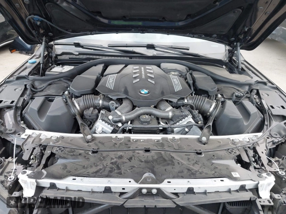 2024 BMW 8 Series M850i z VIN WBAGV8C02RCR25432, wystawiony jako IAAI lot #42068364 z przebiegiem 13 765 mil mil oraz . Historia ofert i sprzedaży dostępna na DreamBid. Obrazek 10.