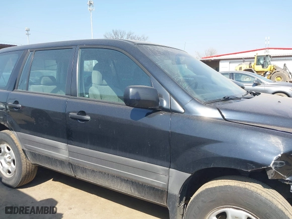 2005 Honda Pilot LX with VIN 2HKYF18135H540778, listed as a IAAI auction lot 41790068 with 203,191 mi miles. Bid and sale history available at carsss.com. Image 14.