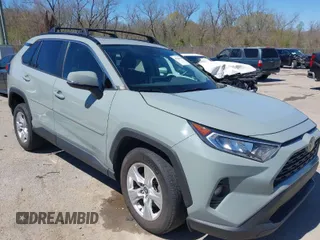 2021 Toyota RAV4 XLE with VIN 2T3W1RFV2MW137411, listed as a IAAI auction lot 41781029 with 80,002 mi miles. Bid and sale history available at carsss.com. Image 1.