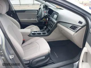 2017 Hyundai Sonata SE with VIN 5NPE24AFXHH564974, listed as a IAAI auction lot 39409674 with 1 mi miles. Bid and sale history available at carsss.com. Image 5.