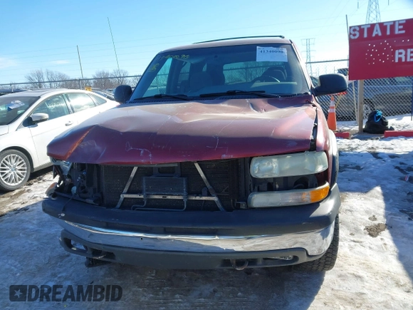 2001 Chevrolet Tahoe LT with VIN 1GNEK13T71J315151, listed as a IAAI auction lot 41340090 with 209,919 mi miles. Bid and sale history available at carsss.com. Image 12.