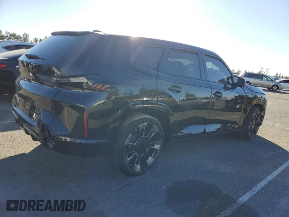 2023 BMW XM z VIN 5YM23CS08P9R97700, wystawiony jako Copart lot #79049744 z przebiegiem Nie podano mil oraz Szkody całkowita. Historia ofert i sprzedaży dostępna na DreamBid. Obrazek 3.
