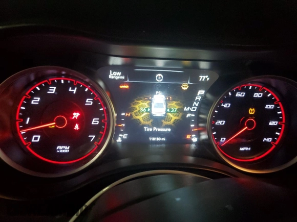 2017 Dodge Charger SE with VIN 2C3CDXBG8HH517322, listed as a Copart auction lot 55077165 with 118,180 mi miles and Clean Title. Bid and sale history available at carsss.com. Image 9.