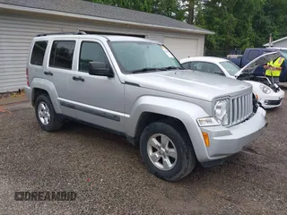2011 Jeep Liberty Sport Jet z VIN 1J4PN2GK2BW593518, wystawiony jako IAAI lot #42348558 z przebiegiem 109 070 mil mil oraz . Historia ofert i sprzedaży dostępna na DreamBid. Obrazek 1.