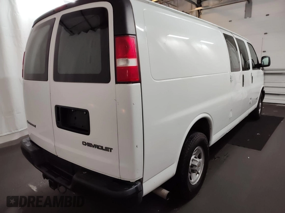 2004 Chevrolet Express Cargo with VIN 1GCHG39U141194530, listed as a IAAI auction lot 42641569 with 271,279 mi miles and . Bid and sale history available at DreamBid. Image 16.