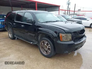 2007 Chevrolet Suburban LTZ with VIN 3GNFC16067G211277, listed as a IAAI auction lot 41862926 with 234,124 mi miles. Bid and sale history available at carsss.com. Image 1.