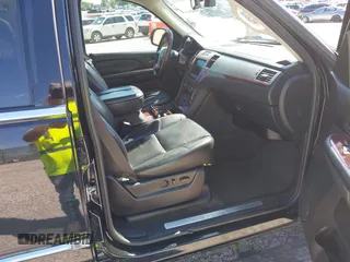 2007 Cadillac Escalade z VIN 1GYFK63827R347144, wystawiony jako IAAI lot #42265376 z przebiegiem 240 898 mil mil oraz . Historia ofert i sprzedaży dostępna na DreamBid. Obrazek 5.