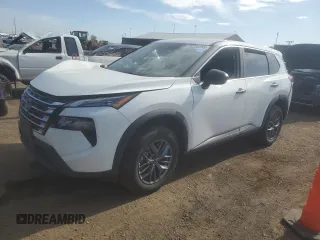 2024 Nissan Rogue S z VIN 5N1BT3AB4RC700192, wystawiony jako Copart lot #54228765 z przebiegiem 6 960 mil mil oraz Czysty tytuł • Clean title. Historia ofert i sprzedaży dostępna na DreamBid. Obrazek 1.