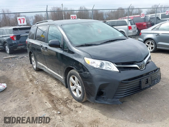2018 Toyota Sienna LE Auto Access Seat with VIN 5TDKZ3DC8JS929730, listed as a IAAI auction lot 41898547 with 88,043 mi miles. Bid and sale history available at carsss.com. Image 18.